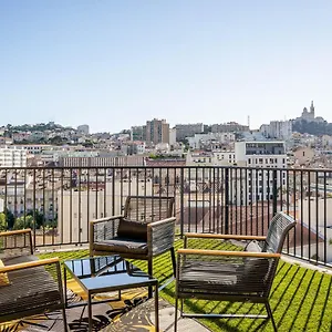 Marseille: Superbe Vue Sur Notre-dame De La Garde Appartement